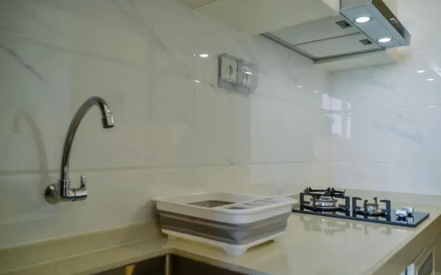 Fully Furnished with Modern Design Studio Sky House BSD Apartment