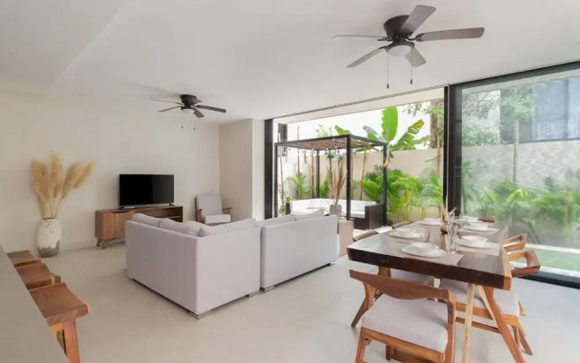 New Charming Villa 2 Levels Private Pool Garden Wifi Bikes