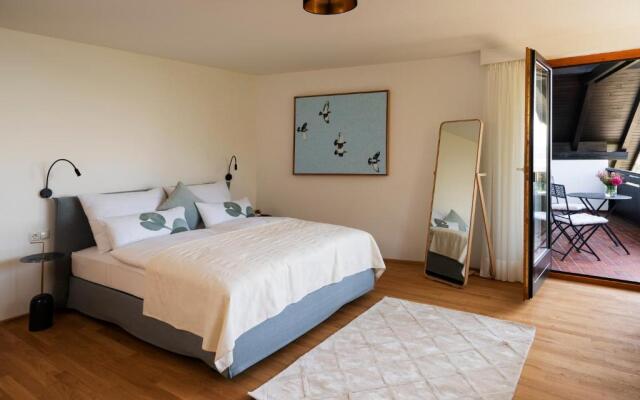 Haus4Zimmer mit Seeblick - einfacher Luxus, pur