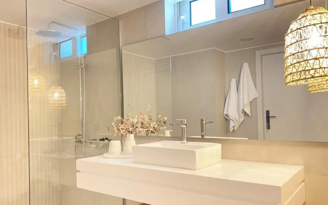 Villa Fleria Seaside Studios & Apts