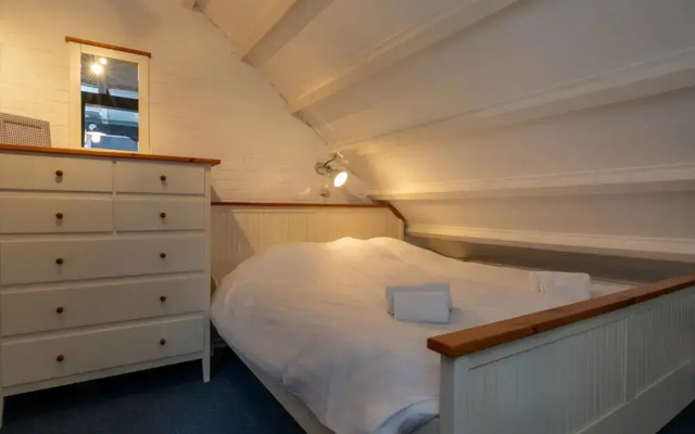 Holiday Home in De Punt With Pool & Garden