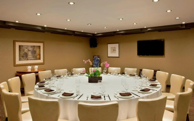 Sheraton LaGuardia East Hotel