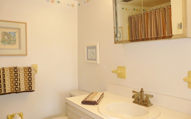 Inviting Condo With Pool Just a Steps From the Beach