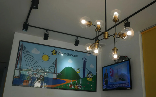 24 Guesthouse Nampo Station