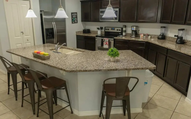 Beautiful Vacation Home Near Disney