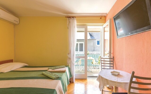 Nice Home in Makarska With Wifi and 0 Bedrooms