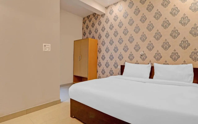 Capital O 70967 Hotel Aditya Grand