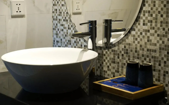 Hanoi La Castela Hotel