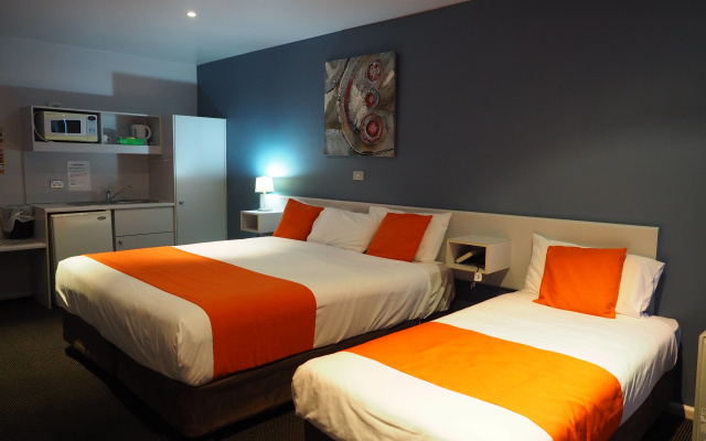 Waterfront Lodge Motel – Guest Rooms – Lutana