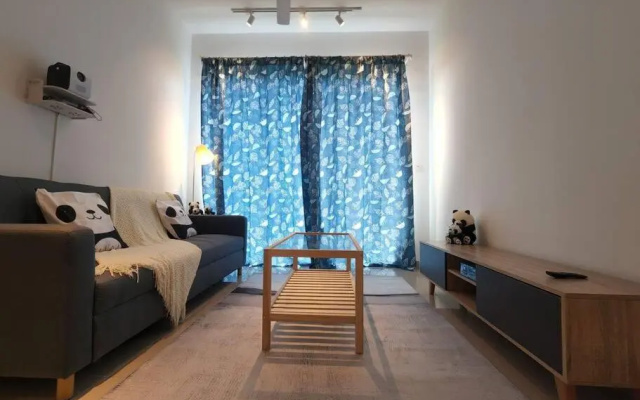 10pax Cinema Themehouse 3B2R with pool sauna atari games,wifi – Guest Rooms – Shah Alam