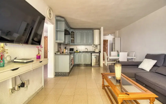 Lovely 2-bed Apartment & Jacuzzi Terrace & Pool