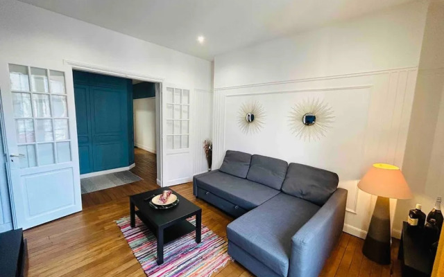 L Tape R Moise Hypercentre Sub