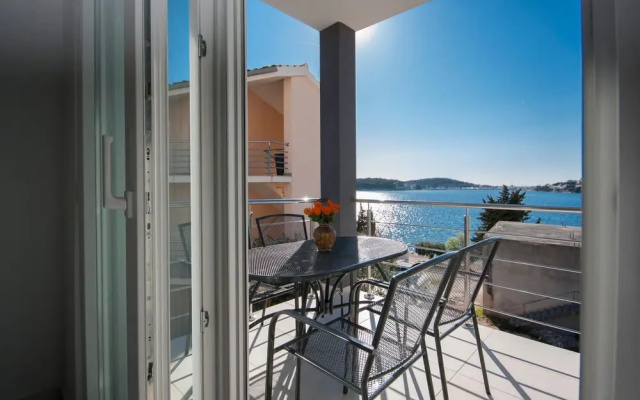 Awesome Apartment in Rogoznica With 1 Bedrooms and Wifi