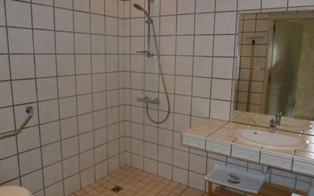 Gîte Saint-Haon-le-Vieux, 4 pièces, 5 personnes - FR-1-496-31