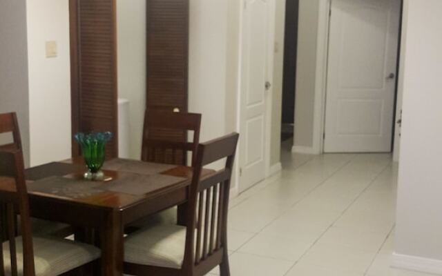 2 Bdrm Apartment at Runaway Bay