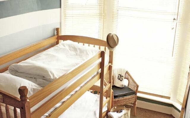 Base Surf Lodge