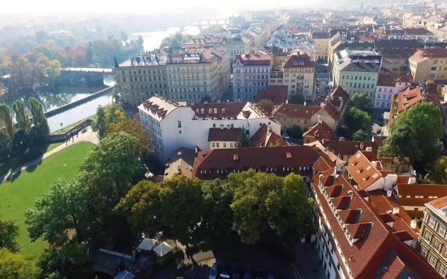 Pytloun Old Armoury Hotel Prague