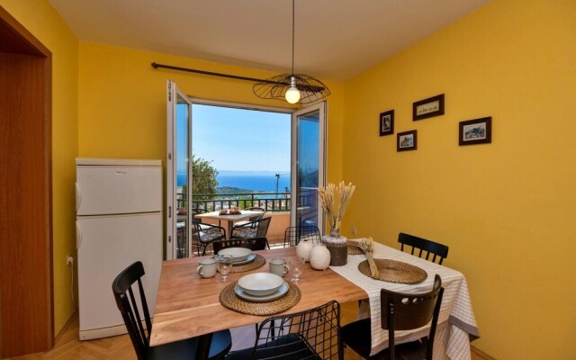 Awesome Apartment in Makarska With 3 Bedrooms and Wifi