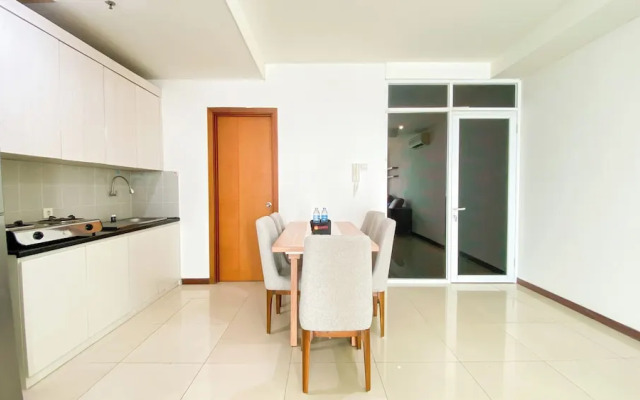 Best Homey And Spacious 3Br At Green Bay Condominium Apartment