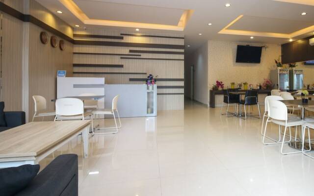 Airy Panakkukang Urip Sumoharjo 83 Makassar