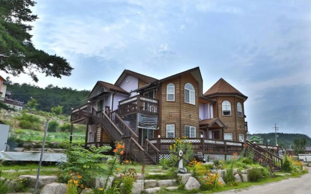 Gyeongju Tenderness Pension