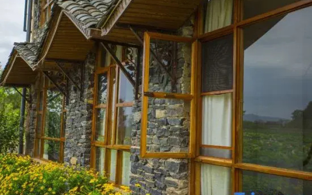Puzhehei Mingsu · Mountain View Sunset Hotel (Puzhehei Scenic Area Qinglongshan Branch)