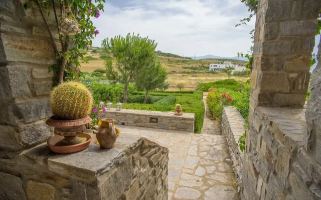 Villa Suerte in Paros