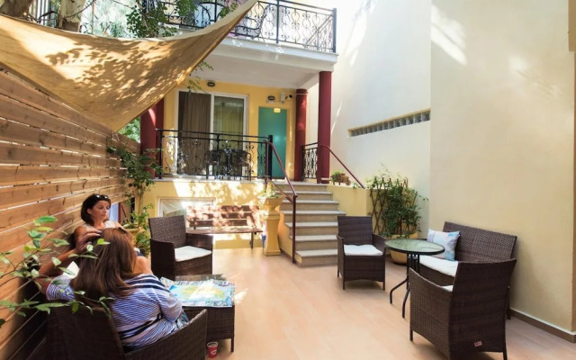 Argo Maisonettes & Suites