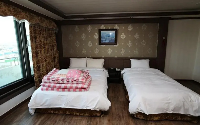 Sokcho Eastern Tourist Hotel
