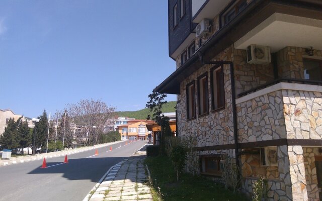 Kentavar apartments