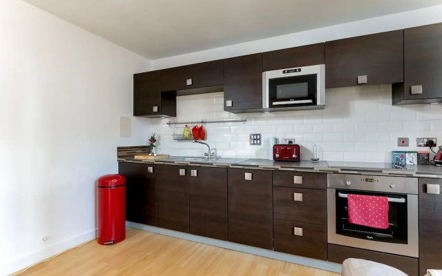 Bright Comfy 2 bed in trendy Dalston