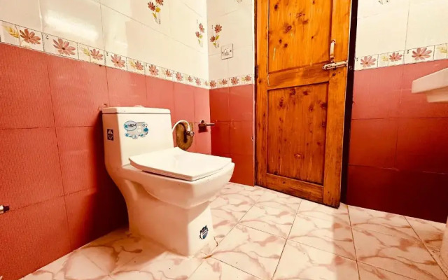 Hotel Daulat - Near Mall Road