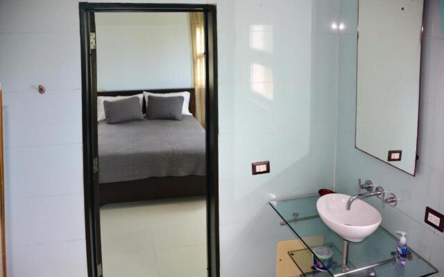Villa Oceanfront Beach Access And Swim Pool Samana