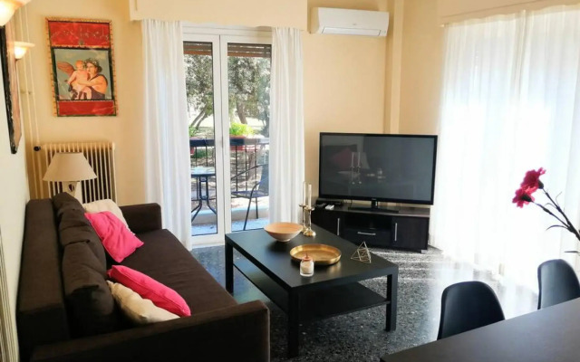 Elegant Apartment in Acropolis With Roof Garden