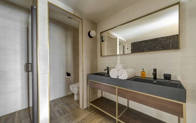 Land's End Boutique Hotel