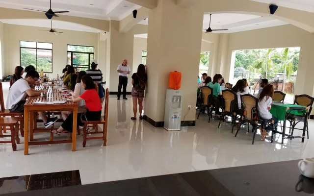 Blue Diamond Guest House - Hostel