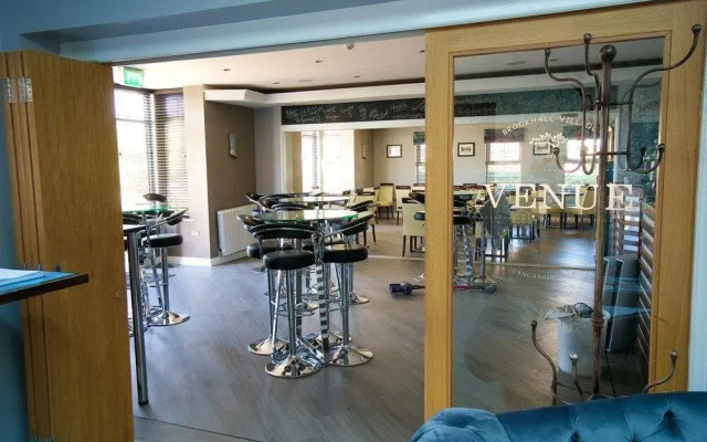 The Avenue Hotel