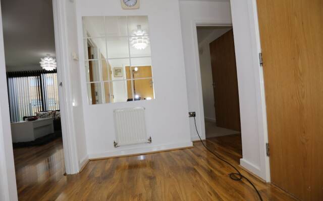 2 bed Riverview Bridge House Apartment