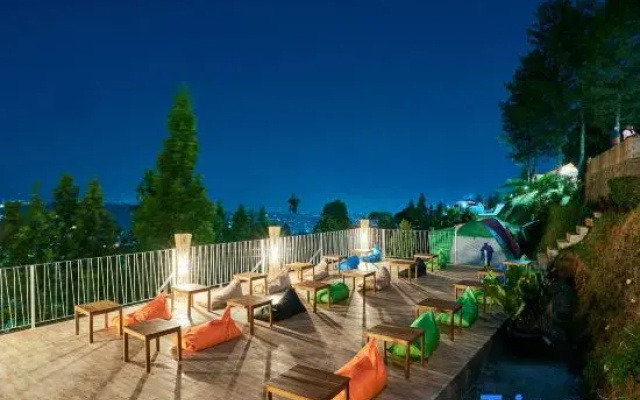 Luxcamp Bukit Damar - Puncak By Horison