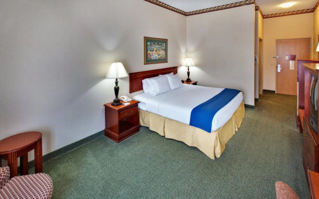 Holiday Inn Express Hotel & Suites Clinton by IHG