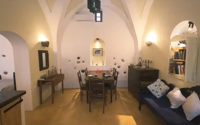 The Commander s House