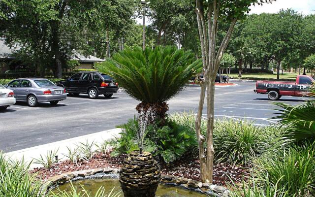 Hometown Inn & Suites Jacksonville - Butler Blvd./Southpoint