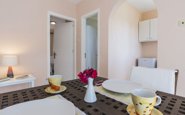 Albouro Seafront Apartments