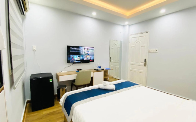 Home Away Homestay, City Center, D1