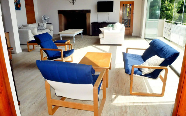 Fever Tree Manor