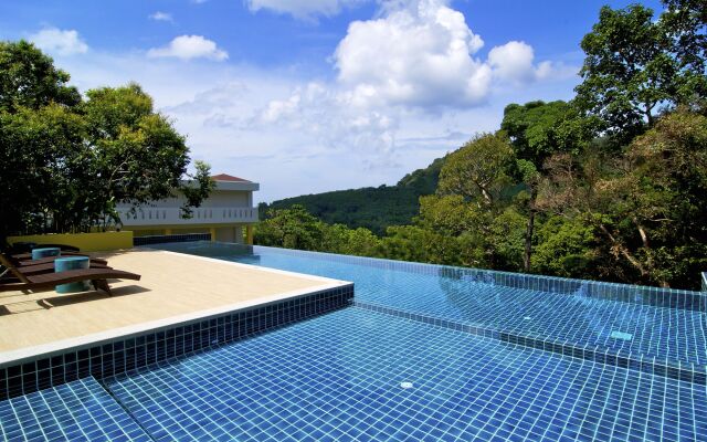 Grand Bleu Ocean View Pool Suite