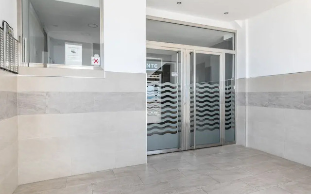 Almirante 903 JUST ON THE BEACH