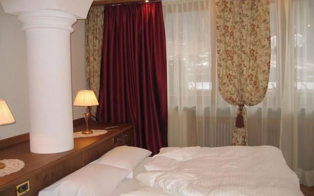 Tevini Dolomites Charming Hotel