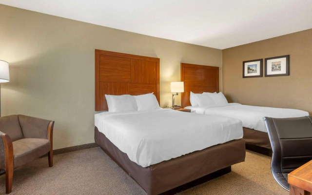 Comfort Inn & Suites Airport Convention Center
