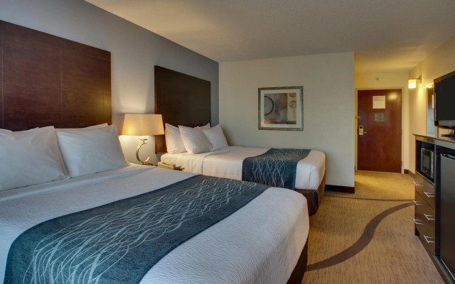 Greenfield Inn & Suites Owensboro, KY Airport